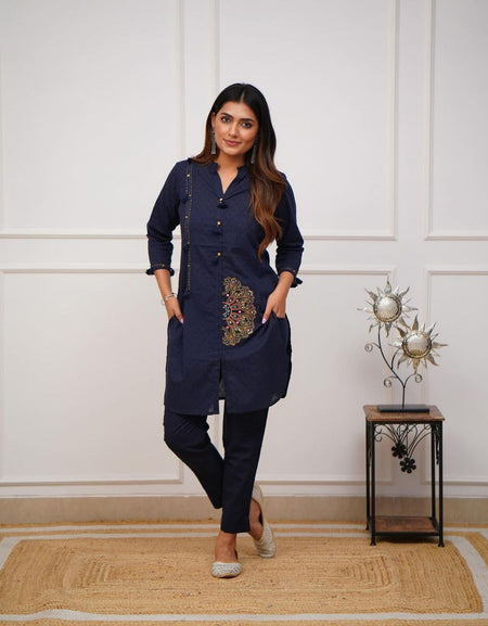 LOOK CLASSY AND ELEGANT COINS KURTI PAIRED WITH PANT (ASC 270725)