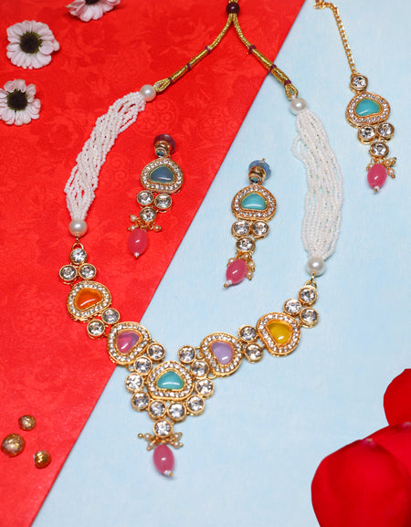 Stunning Necklace set with Earing.