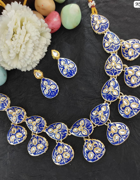 Trendy Necklace set with Earning