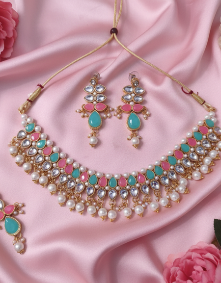 Trendy Necklace with Earing Set