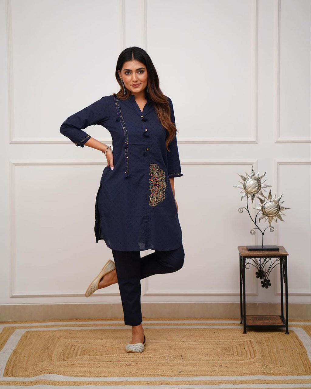 LOOK CLASSY AND ELEGANT COINS KURTI PAIRED WITH PANT (ASC 270725)