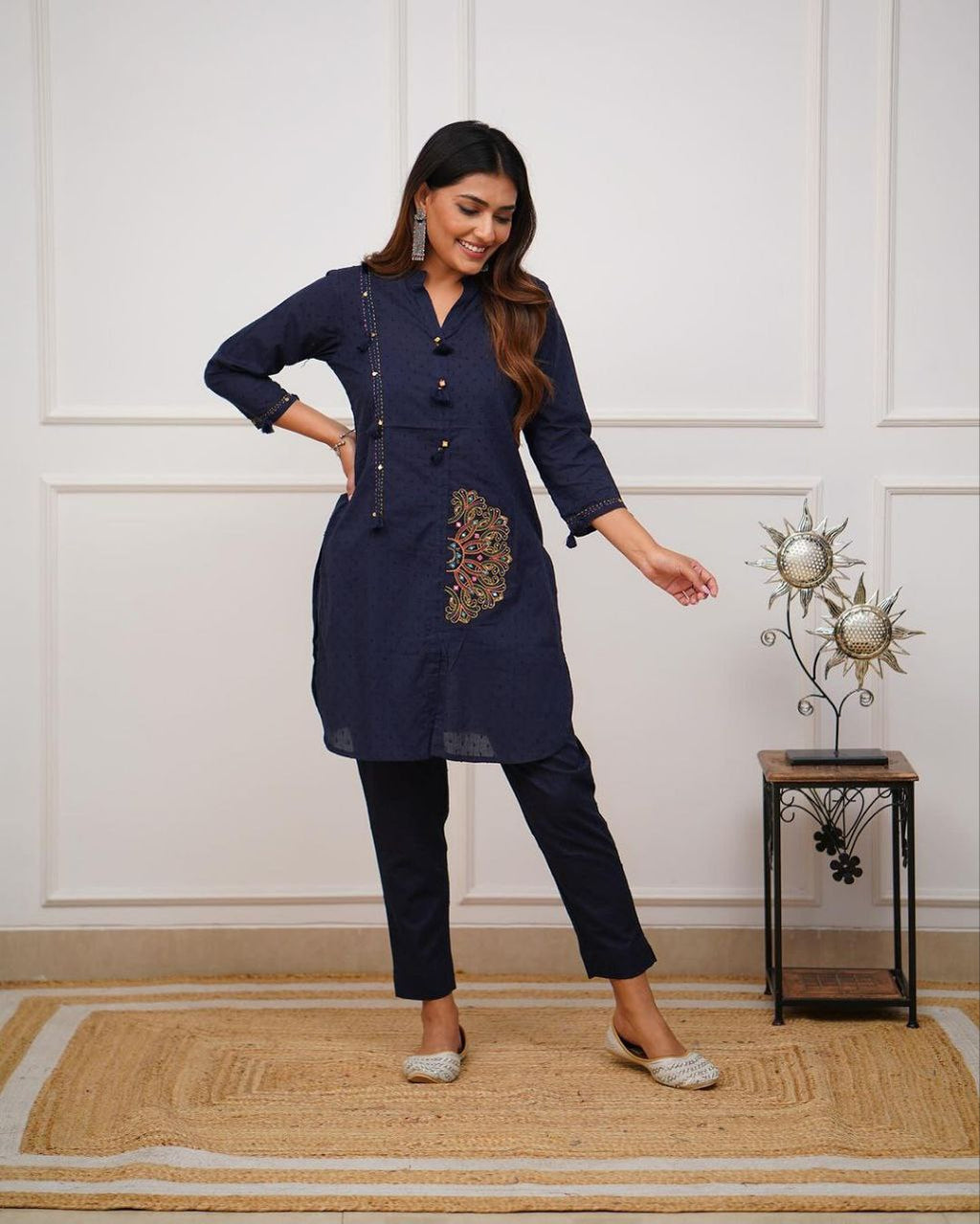 LOOK CLASSY AND ELEGANT COINS KURTI PAIRED WITH PANT (ASC 270725)