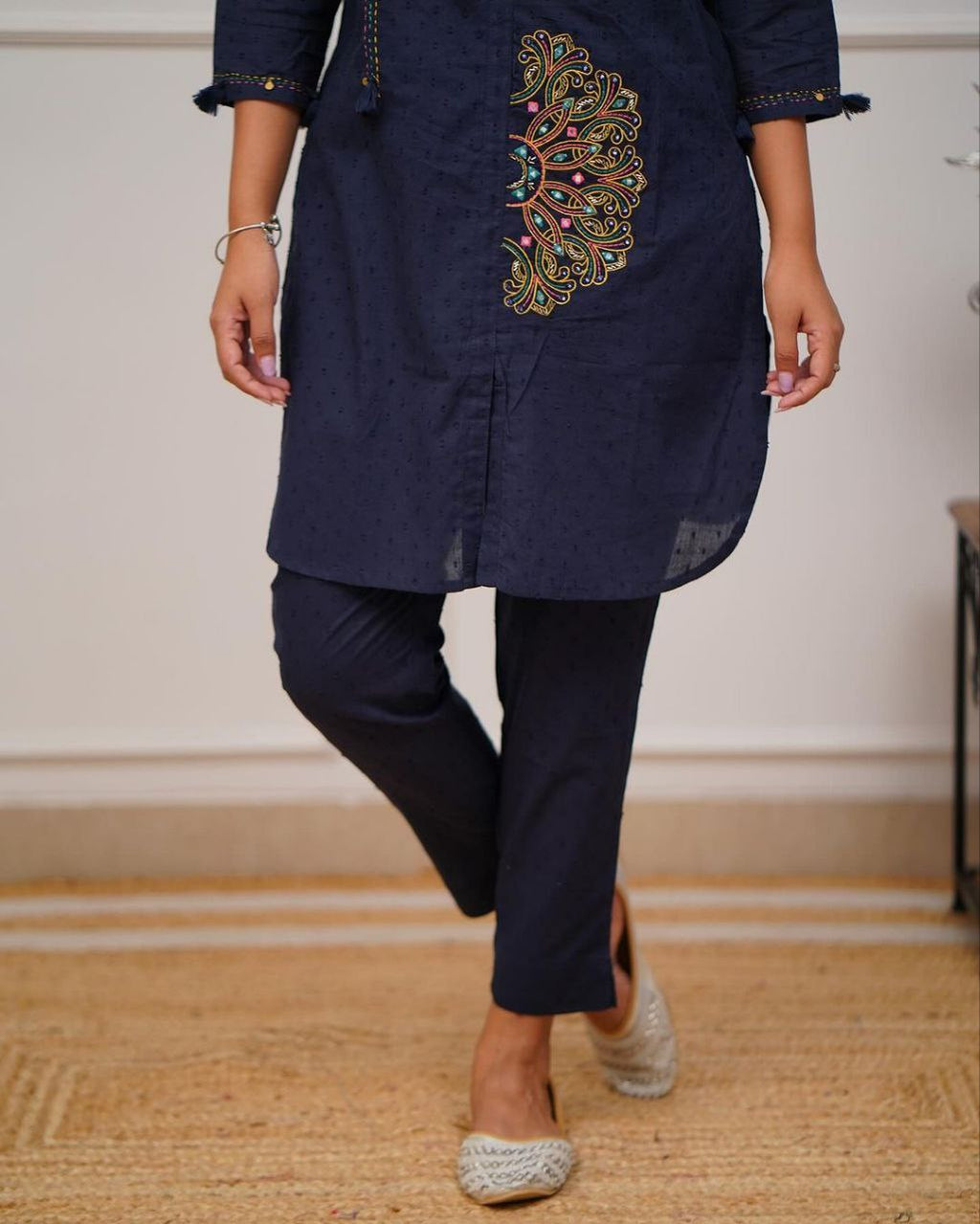 LOOK CLASSY AND ELEGANT COINS KURTI PAIRED WITH PANT (ASC 270725)
