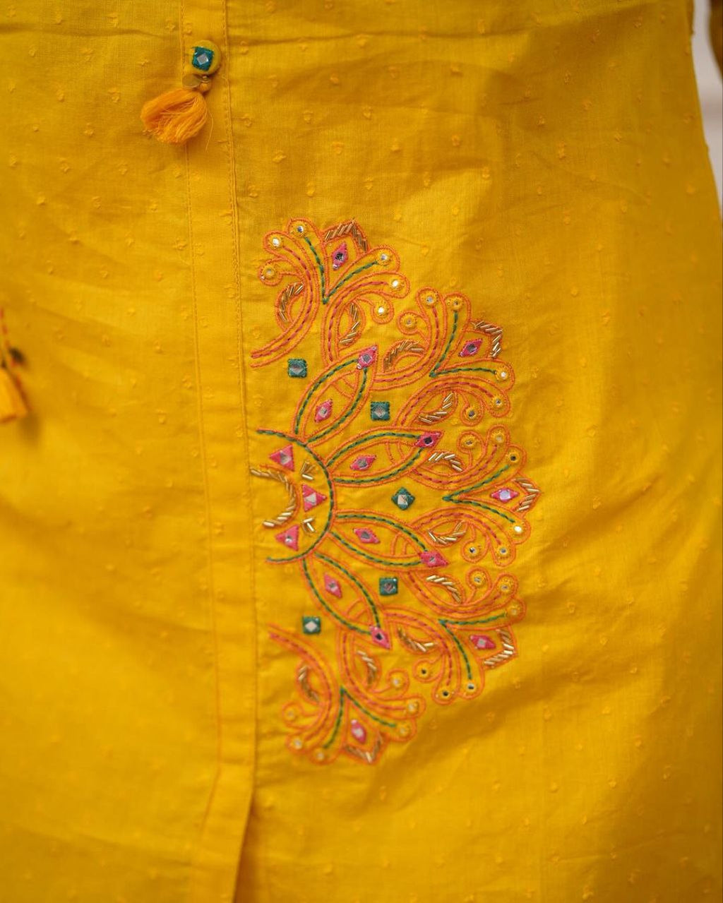 LOOK CLASSY AND ELEGANT COINS KURTI PAIRED WITH PANT (ASC 270725)