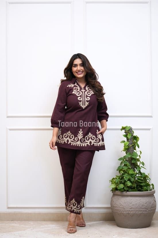 EMBROIDERY CORD SET